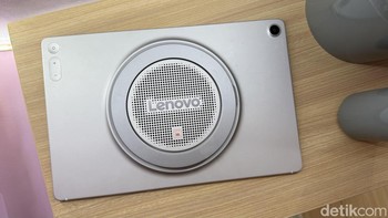 Fitur yang paling menonjol dari Lenovo Tab Plus Gen 2 adalah speaker box berukuran jumbo yang ada di belakangnya. Foto: Virgina Maulita Putri/detikINET