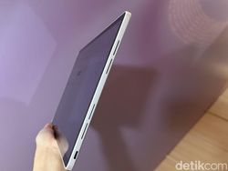 Wujud Lenovo Tab Plus Gen 2, Tablet Unik Merangkap Speaker Portabel