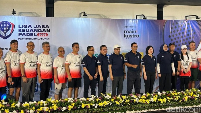 Sebanyak 20 tim dari 20 institusi keuangan mengikuti rangkaian kompetisi yang dibuka oleh Wakil Ketua Dewan Komisioner Otoritas Jasa Keuangan (OJK) Hernawan Bekti Sasongko di Milos Padel Kemang, Jakarta, Minggu (6/9/2026).