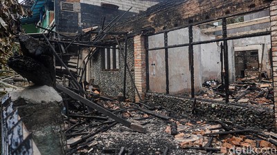 Ludes Dilalap Api, 4 Bangunan di Kemanggisan Kini Tinggal Puing