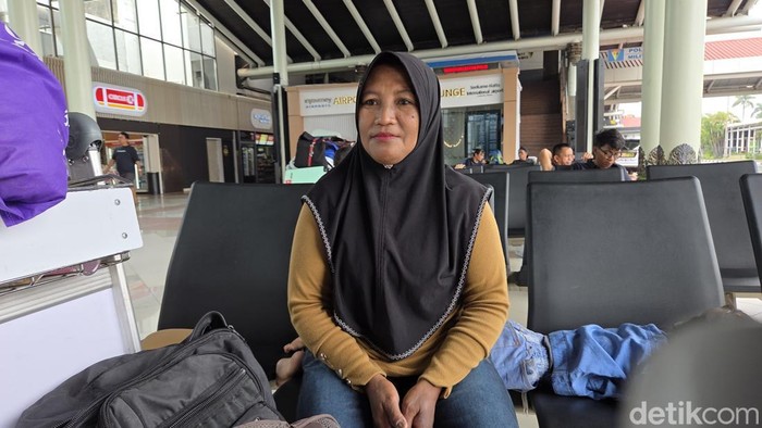 Mariyati menginap 3 hari di Bandara Soetta imbas penutupan. (Taufiq Syarifudin/detikcom)