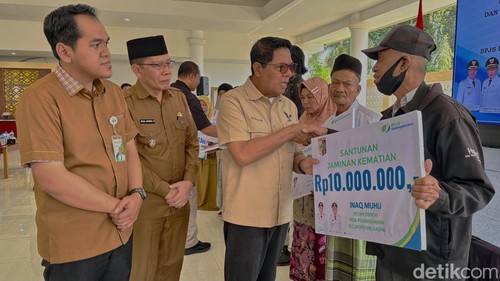 Penyerahan santunan jaminan kematian kepada ahli waris peserta BPJS Ketenagakerjaan, Selasa (8/9/2026).