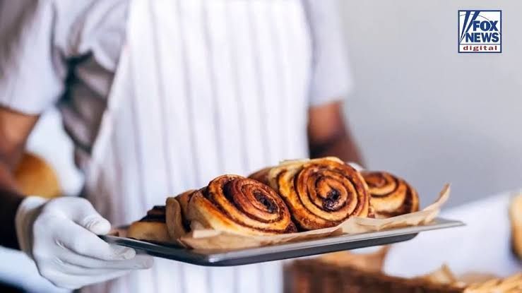 Plot Twist! Pesanan Cinnamon Roll Rp 55 Juta Hilang, Ternyata Kurir Kena Razia