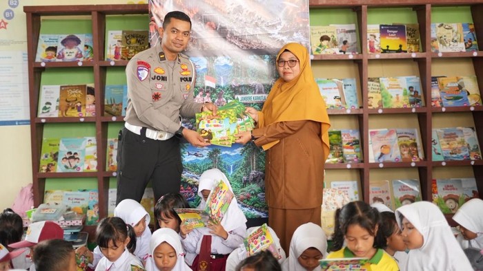 Police goest to school di Rohul kampanyekan Green Policing dan cegah karhutla