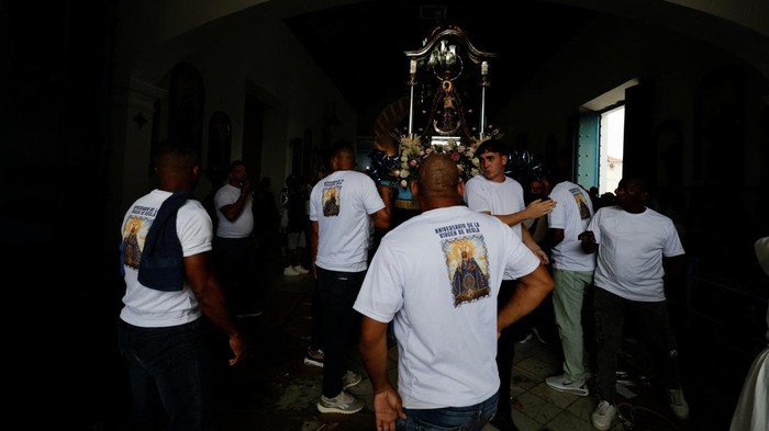 Prosesi Virgin of Regla Ramaikan Jalanan Kuba