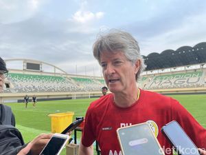 Pelatih PSS Ngaku Belum Pikirkan League Cup: Fokus Kami di Super League