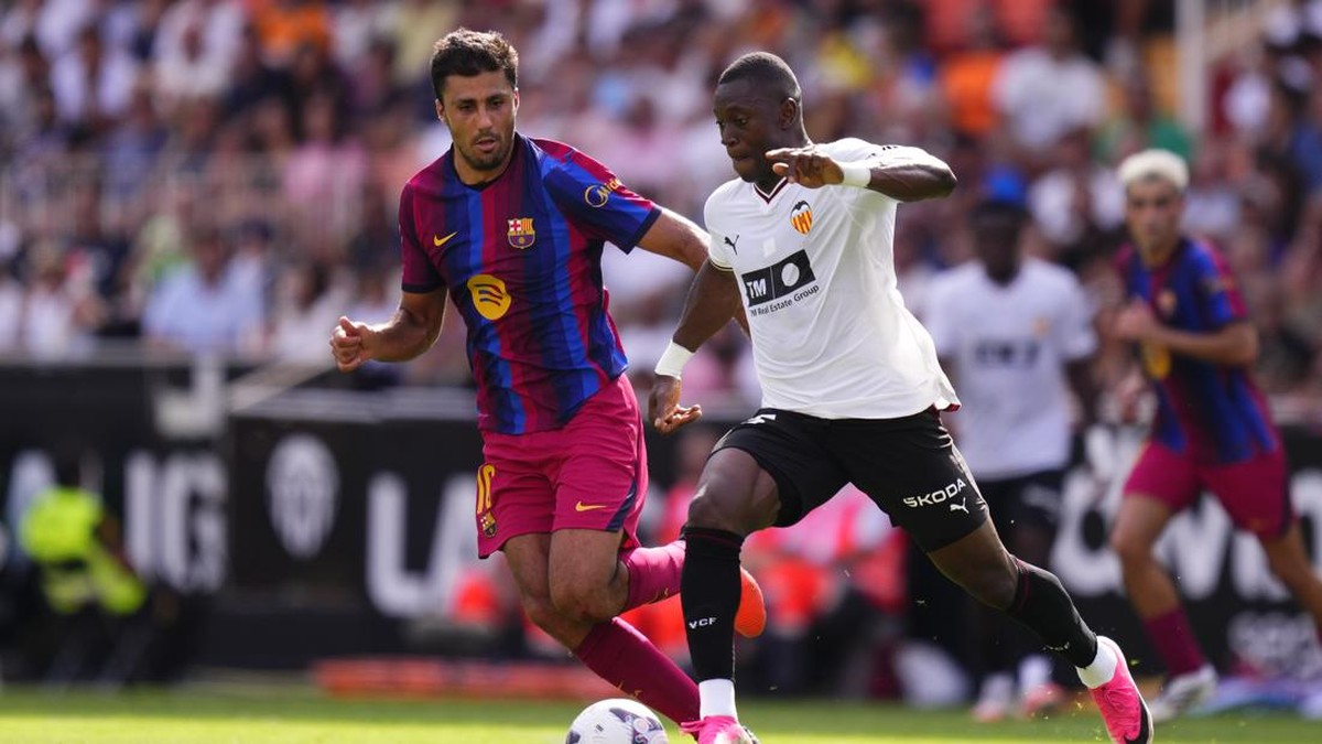 Rodri di laga Valencia vs Barcelona. (Foto: NurPhoto via Getty Images/NurPhoto)