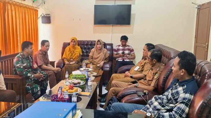 Kepala Dinas Pendidikan dan Kebudayaan Pinrang Andi Matjtja Moenta mendatangi SMP Negeri 2 Pinrang.