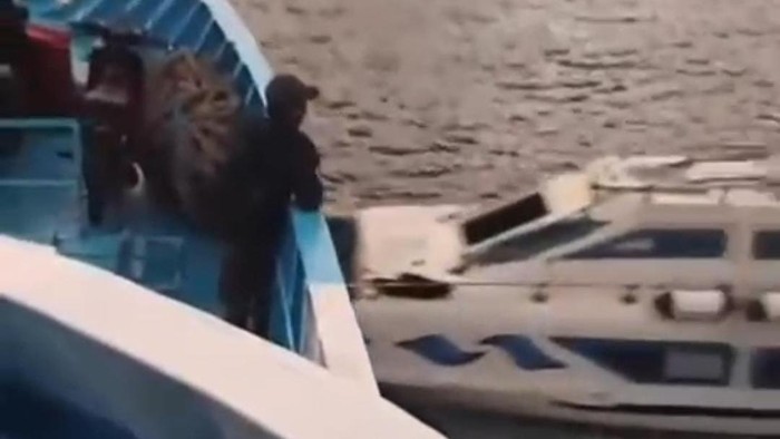 Sebuah Speedboat Mutiara Mamang menabrak Kapal Motor (KM) Obi Permai di perairan Halmahera Selatan (Halsel), Maluku Utara.