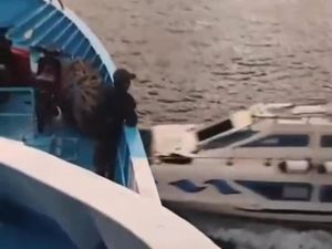 Video Detik-detik Speedboat Tabrak KM Obi Permai di Halsel