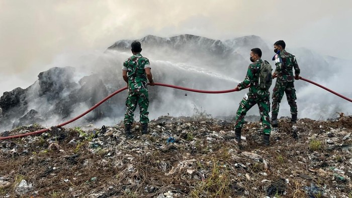 Sudah 16 jam kebakaran di TPA Galuga, Bogor, Jawa Barat. belum padam. (Dok. Istimewa)