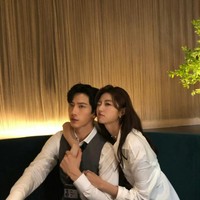‘The Early Spring’ menampilkan kisah manis antara Shang Zhitao yang diperankan Sun Qian dengan Luan Nian yang dibintangi aktor Jing Boran. Serial itu mencatat 60 juta penonton per hari, angka yang mengesankan untuk drama modern. Foto: Weibo