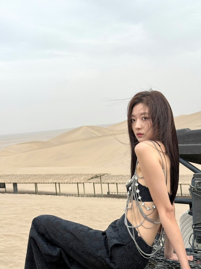 Sun Qian menuai pujian atas perannya dalam ‘The Early Spring’. Selain aktingnya, aktris China tersebut juga menuai sorotan karena kecantikan yang unik hingga latar belakang yang elite. Foto: Weibo