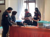 Video: Jaksa Geledah KPU Manggarai Barat Terkait Dugaan Korupsi Rp 28 M