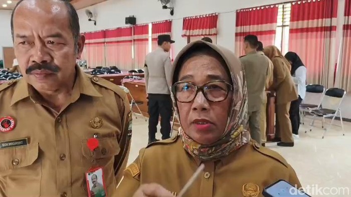 Ketua Satgas MBG Blora, Sri Setyorini juga Wakil Bupati Blora saat ditemui di SMAN 1 Tunjungan, Blora.