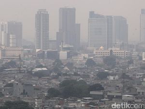 Asap Karhutla Sampai Langit Jakarta, Benarkah Langsung Masuk Paru-paru Warga?
