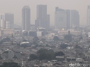Asap Karhutla Sampai Langit Jakarta, Benarkah Langsung Masuk Paru-paru Warga?
