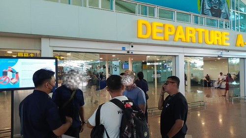 WN China berinisial JZ dideportasi lantaran bekerja secara ilegal sebagai pengawas proyek di Bali. (Foto: Dok. Imigrasi Denpasar)