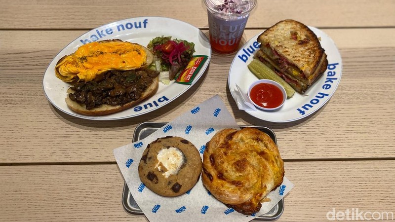 Blue Bake Houf: Sourdough Sandwich hingga Smores Cookies Buatan Kafe Hits Solo