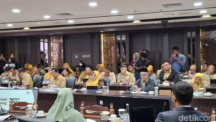 Disdik DKI Jakarta mendampingi 147 mahasiswa KJMU yang terkendala desil.