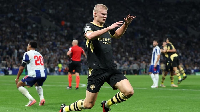 PORTO, PORTUGAL - SEPTEMBER 08: Erling Haaland of Manchester City celebrates scoring his teams second goal during the UEFA Champions League 2026/27 League Phase MD1 match between FC Porto and Manchester City at Estadio do Dragao on September 08, 2026 in Porto, Portugal. (Photo by Clive Brunskill/Getty Images)