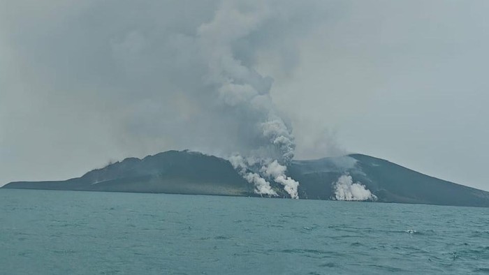 Erupsi GAK siang ini.