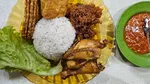 Nyamm! 10 Ayam Goreng Legendaris di Jakarta, Ada yang Eksis Sejak 1948