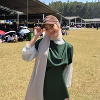 Inspirasi Gaya Hijab dan Padu Padan Outfit Gen Z ala Xaviera Putri