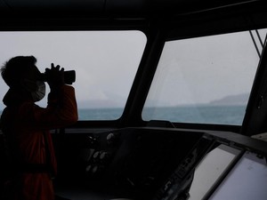 Sulitnya Tim SAR Tembus Pulau Sertung untuk Cari 5 Jurnalis Hilang