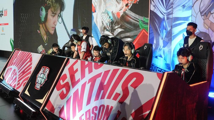 Babak Reguler Season MPL ID S18 berlanjut ke pekan kelima. Pada pekan ini, RRQ Hoshi akan kembali tampil dan lawannya nanti ialah Alter Ego Esports.