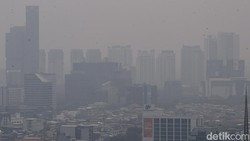 DLH DKI Ungkap Penyebab Langit Jakarta Berkabut, Bukan Imbas Asap Karhutla