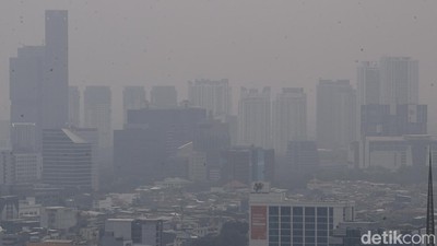 Jakarta Diselimuti Polusi, Kualitas Udara Masuk 10 Besar Terburuk