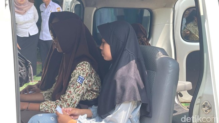 Suasana di MTs Negeri 3 Pati maupun SMPN 1 Gembong, di mana ratusan muridnya diduga keracunan MBG, Rabu (9/9/2026).
