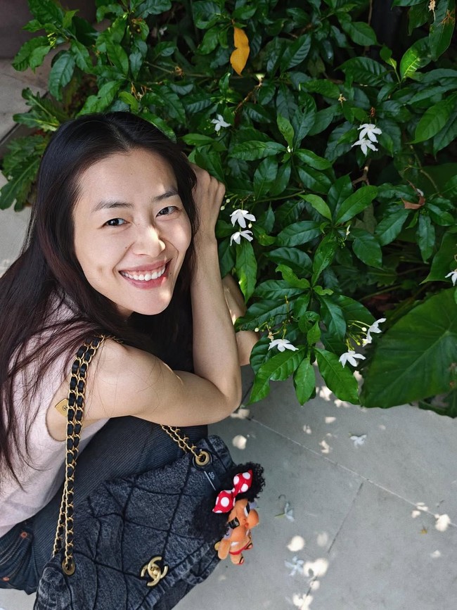 Liu Wen juga pernah kedapatan menonton konser A-Mei di Beijing dengan kekasihnya yang lebih muda sembilan tahun itu. Foto: Instagram @liuwenlw