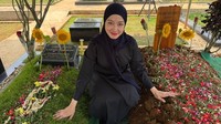 Maissy di Pusara Ortu: Saat Ku Dilantik Jadi Dokter Spesialis Ada 2 Kursi Kosong