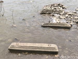Makam Kuno-Jembatan Tua Muncul Saat Waduk Gajah Mungkur Surut