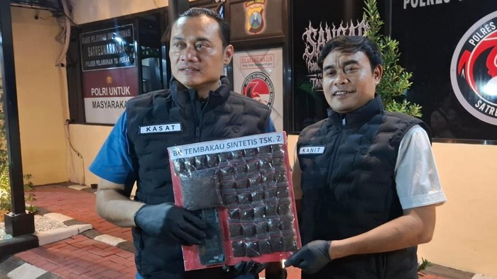 Kasat Resnarkoba Polres Pelabuhan Tanjung Perak AKP Adik Agus Putrawan