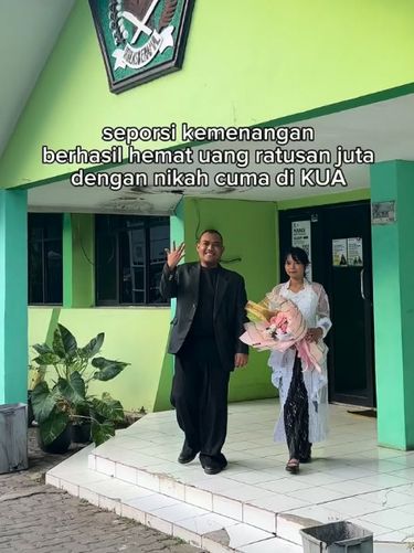 Pasangan ini hemat ratusan juta dengan nikah di KUA. Tabungannya dipakai beli rumah cash agar bisa tenang menikmati quality time berdua pascanikah.