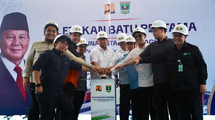 Peletakan batu pertama pembangunan kembali Stadion H. Agus Salim, Rabu (9/9/2026).
