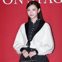 Haerin NewJeans Comeback ke Acara DIOR, Visual Mirip Kucing Bikin Meleleh