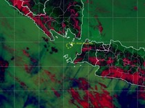 Abu Vulkanik Anak Krakatau Menjauh dari Lampung
