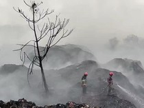 Hari Ke-4 Pemadaman Kebakaran TPA Galuga, Api Masih Timbul Tenggelam