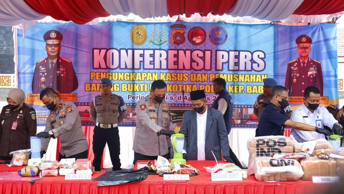 Polda Babel musnahkan narkoba senilai Rp 34,7 M.