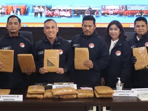 Kronologi 18 Kg Ganja Dikirim via Bus dari Bogor hingga Kurir Ditangkap di Sidoarjo