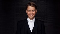 Gaya Pangeran George Hari Pertama Sekolah, Pakai Seragam Ikonik Eton College