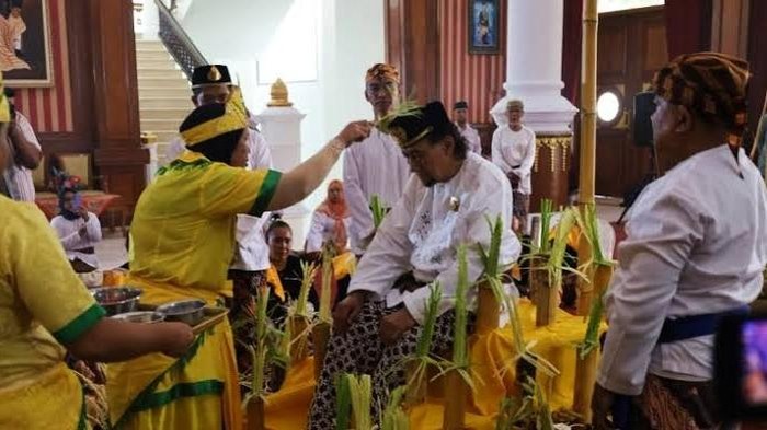 Prosesi Beluluh dalam Erau tahun 2024