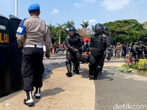 Simulasi Sispamkota di Bandung: 2.500 Personel Latihan Hadapi Demo Anarkis