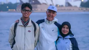 Siti Atikoh Gak Kejar PB, Maraton Bareng Orang Tersayang Sudah Bikin Senang