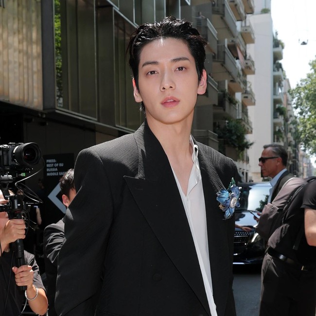 Gaya Soobin TXT Jadi Global Ambassador Dolce&Gabbana, Gantengnya Aur-auran