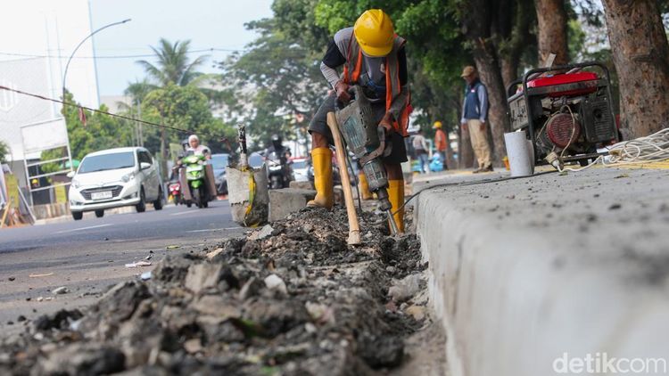 Tingkatkan Kenyamanan Pejalan, Pedestrian di Bintaro Jaksel Ditata